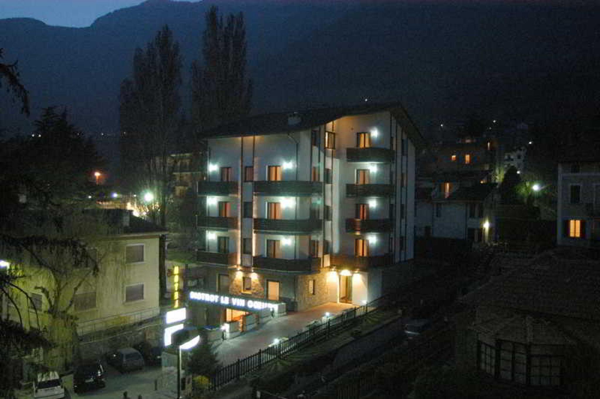 Hotel Au Soleil Saint-Vincent Bagian luar foto